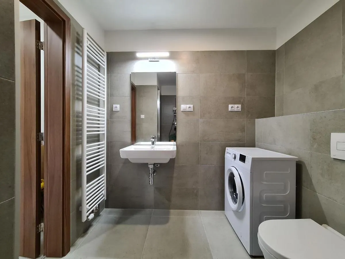 Cozy And Modern Apartment Near Brno City Center