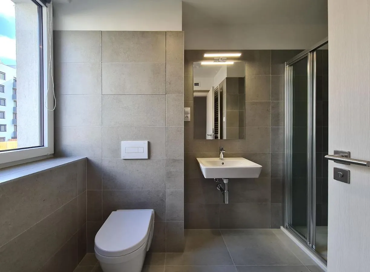 Cozy And Modern Apartment Near Brno City Center 0*,