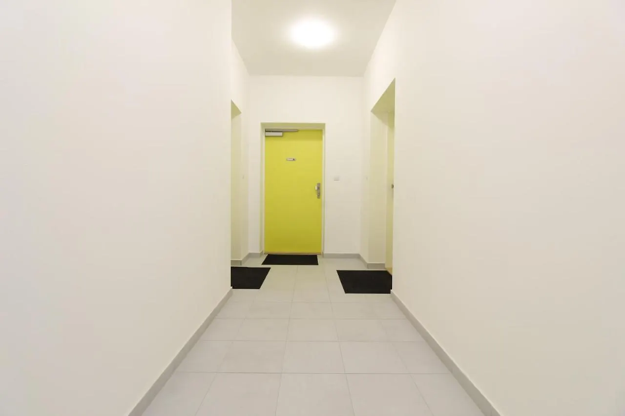 Cozy And Modern Apartment Near Brno City Center 0*,  Tjekkiet